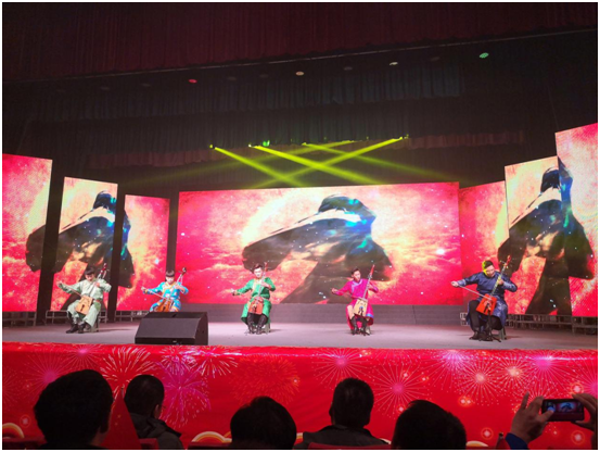 大中公司构造旁观市天然资本局“奋进新时期 共圆中国梦”文艺汇演